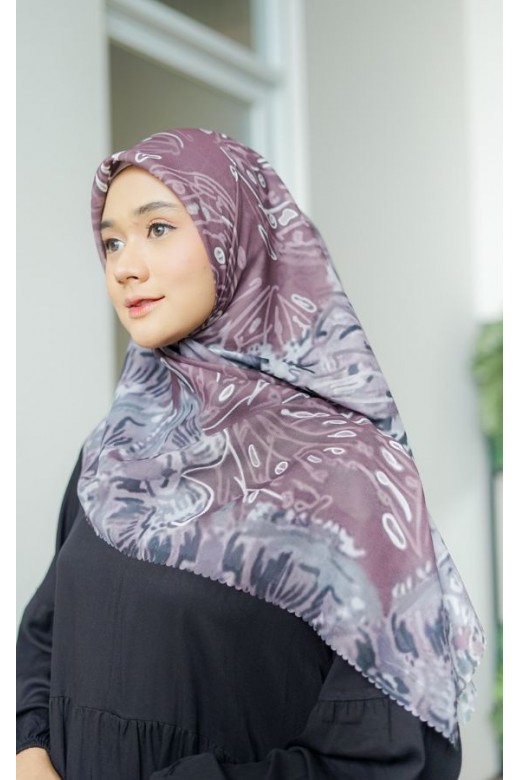 Hijab Segi 4 Monarch Butterfly Rose Dust